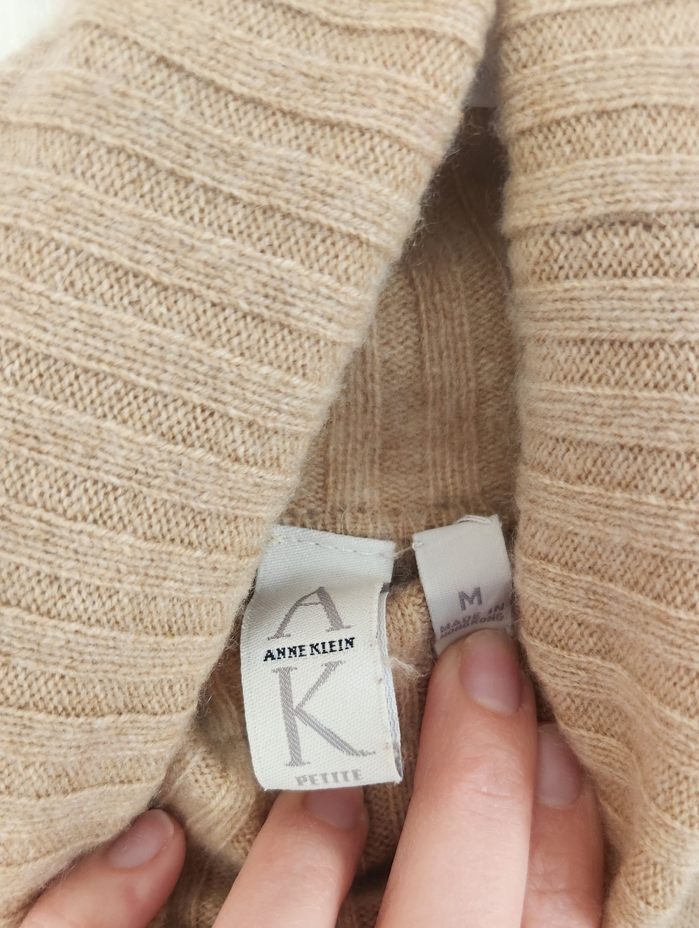 Camel Cashmere Ribbed Turtleneck Sweater - Picture 4 of 6